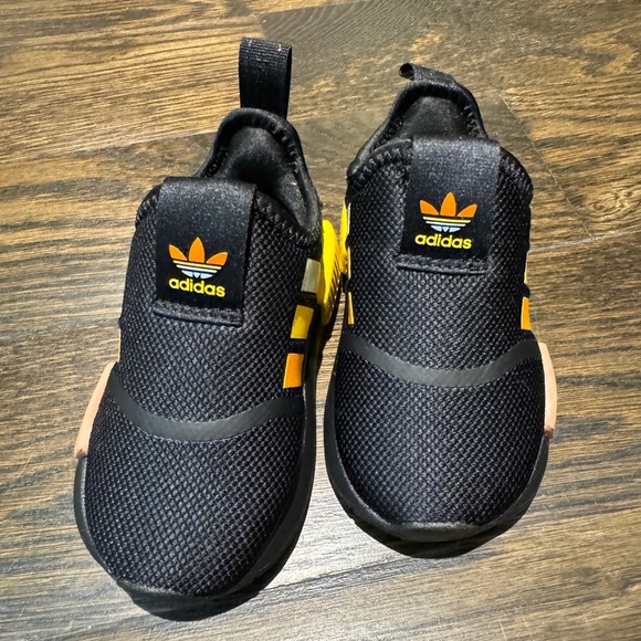 *new* adidas baby sneakers - Picture 4 of 6